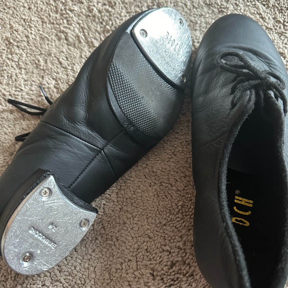 Bloch women’s leather tap shoe
